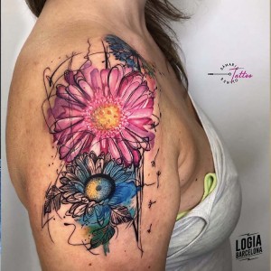 tatuaje_brazo_flores_logiabarcelona_damaris_benito